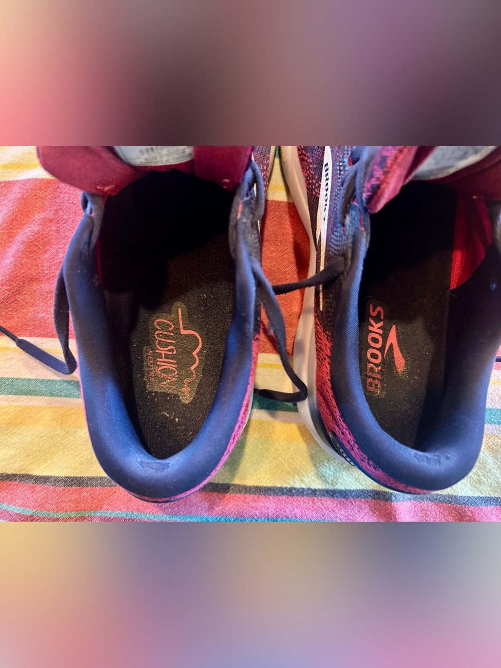Excellent condition Brooks Ghost 16 pink and blue running shoes, women size 9 - Picture 3 of 9